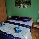 아파트 Aurora On The *
